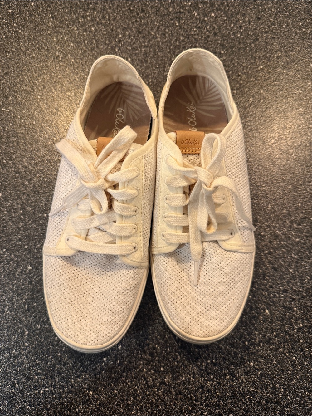 OluKai PEHUEA LI Women's Cream Knit Lace-Up Sneakers - size 8 summer lake